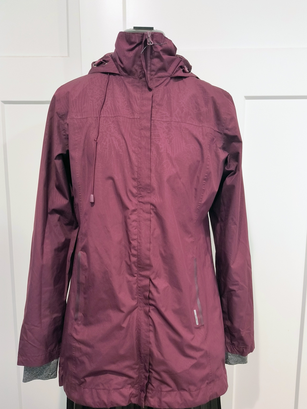 Mondetta Hooded Ski Jacket in Burgundy